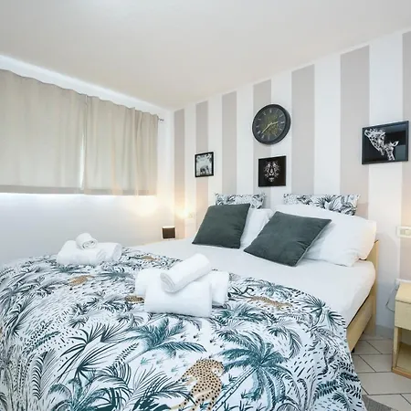 Villa Desenzanoloft Palm Garda Beach, With Garden, Barbecue And Pool *