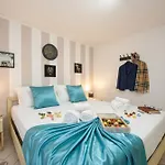 Desenzanoloft Palm Garda Official Partner Homes And By Marriott Bonvoy Villa Desenzano del Garda
