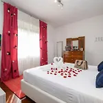 Villa Desenzanoloft Palm Garda Official Partner Homes And By Marriott Bonvoy *