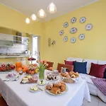Desenzanoloft Palm Garda Official Partner Homes And By Marriott Bonvoy *