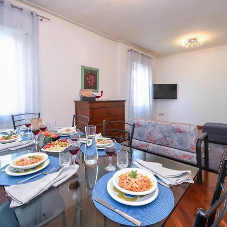 Willa Desenzanoloft Palm Garda Beach, With Garden, Barbecue And Pool *