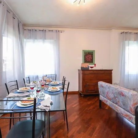 Desenzanoloft Palm Garda Beach, With Garden, Barbecue And Pool Desenzano del Garda