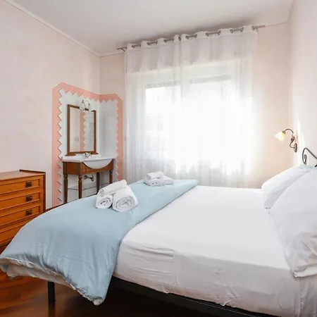 Desenzanoloft Palm Garda Beach, With Garden, Barbecue And Pool