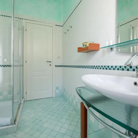 Willa Desenzanoloft Palm Garda Beach, With Garden, Barbecue And Pool Desenzano del Garda