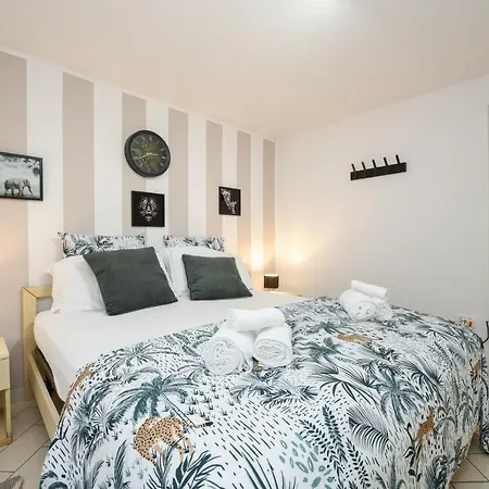 Willa Desenzanoloft Palm Garda Beach, With Garden, Barbecue And Pool Desenzano del Garda