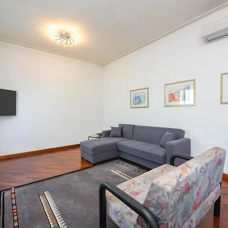 Willa Desenzanoloft Palm Garda Beach, With Garden, Barbecue And Pool *