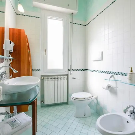 Desenzanoloft Palm Garda Official Partner Homes And By Marriott Bonvoy 빌라 *